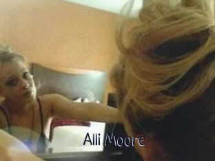 Alli_Moore