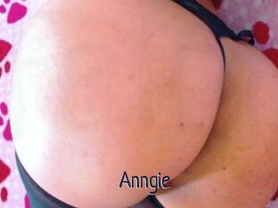 Anngie_