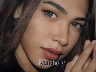 Hyunaholly