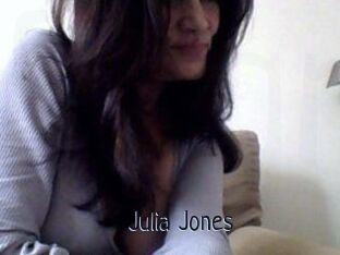 Julia_Jones