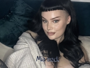 Mia_mack