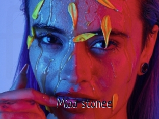Miaa_stonee
