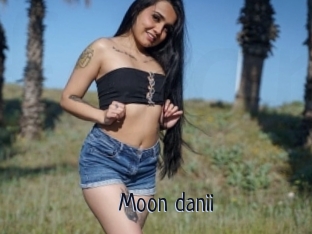 Moon_danii