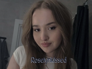 Roselynkissed