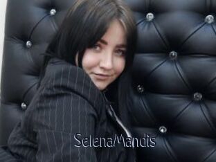 SelenaMandis