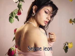 Selene_leon